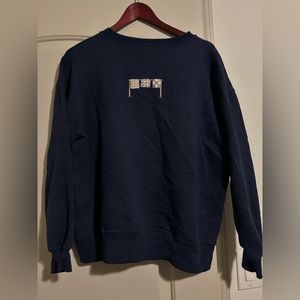 Hanes large navy adorable embroidered crew neck